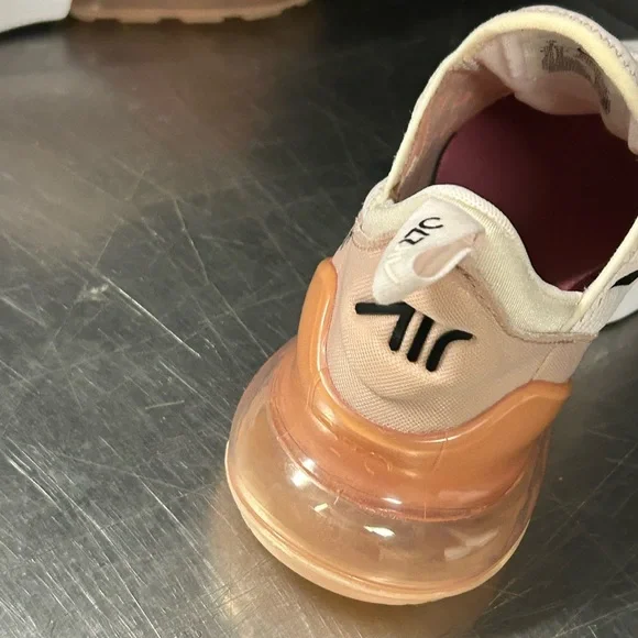 Nike Air Max 270 Size 9 Women’s - Picture 4 of 11